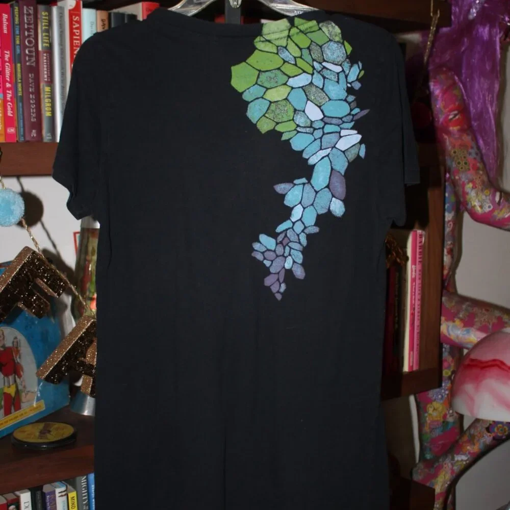 Truly Madly Deeply Black Abstract T-Shirt L Colorful Urban Outfitters Cotton - Picture 3 of 7